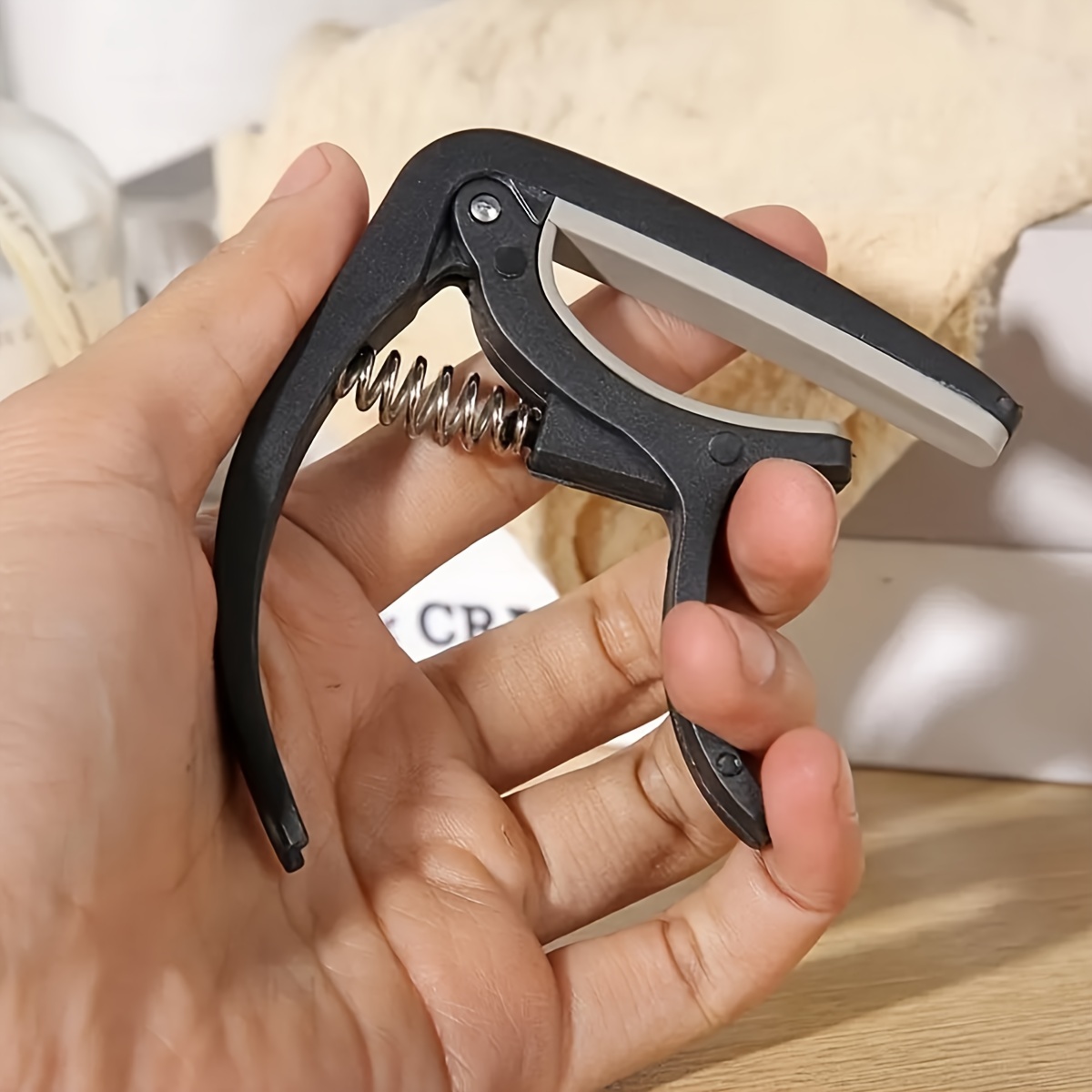 Klip Penyetel Gitar Kayu Tahan - Guitar Capo Clip ulasan dan harga
